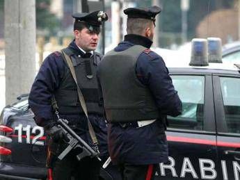 Rapina di una baby gang in un bar di Bisceglie, arrestati due minorenni Rapina di una baby gang in un bar di Bisceglie, arrestati due minorenni